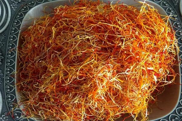 ریشه زعفران با کیفیت